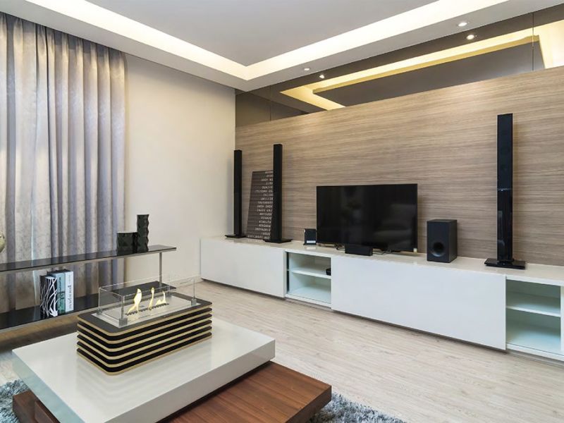 MILWOOD: kominek na bioetanol wbudowany w bazę z dębowym fornirem, moc 3,4 kW, ogrzewa 22 m2 , wymiar 550 szer. x 261 wys. x 400 gł. mm