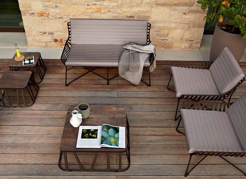 Hampton Graphics: sofa , krzesła i stolik kawowy ( coffee)