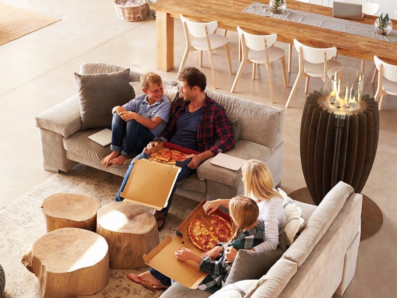 TULI: na zdjęciu w stali kortenowskiej ( z ang. rusted corten steel), wymiar 900 średnica x 1324 wys. mm, moc 2,7kW, ogrzeje 18 m2