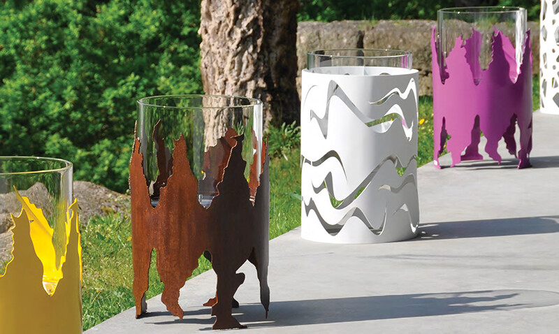 Na zdjęciu kominki o mocy 2 kW, paliwo bioetanol, w lakierowanej stali o nazwach Cronum Samba, Bliss , dostępny w obudowach Splash i Tile