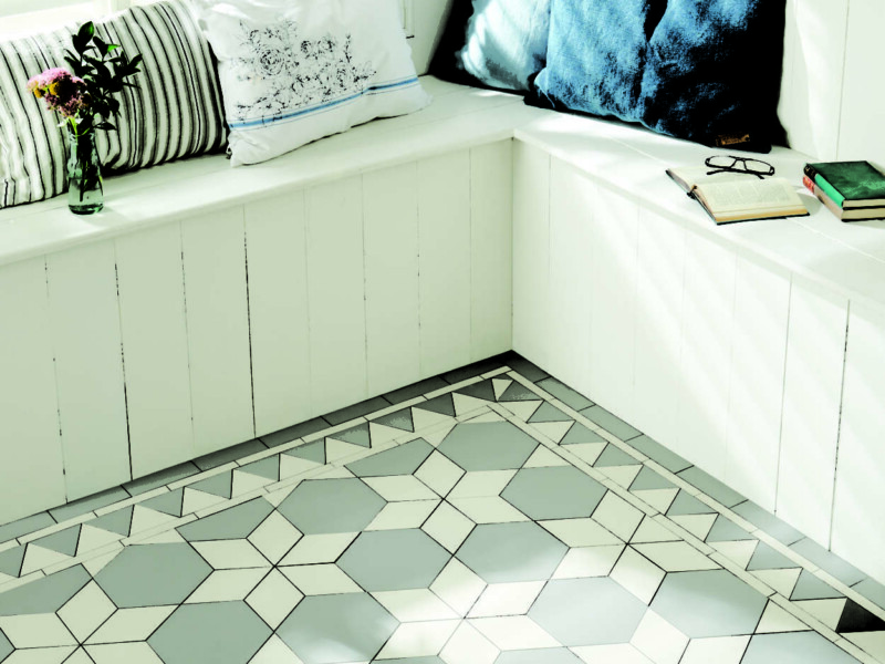 riginal-Style-VFT-Carlisle-pattern-with-Woolf-border-in-Grey-and-Dover-White