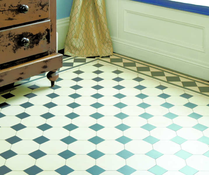 Original Style - VFT - Chesterfield pattern with Melville border in Dover White and Black 3
