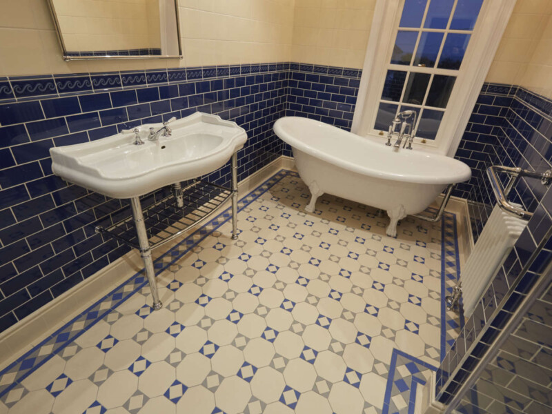 Original Style_VFT_Arundel White, Pugin Blue & Grey with Kingsley-based border