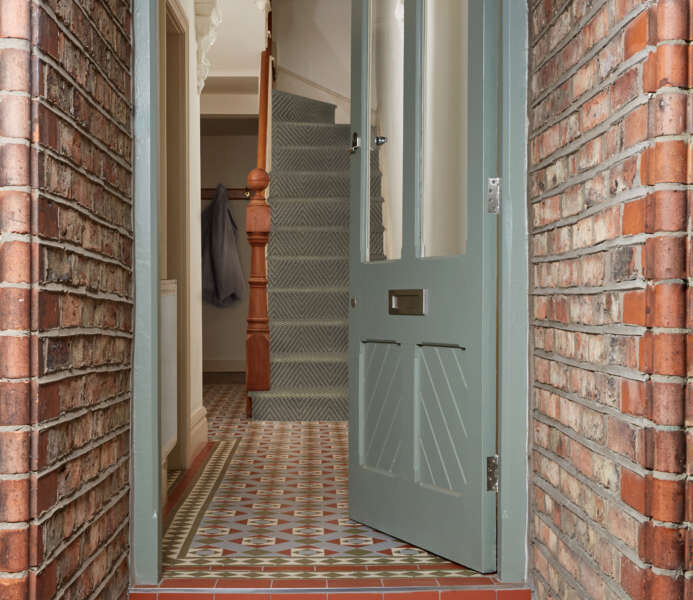 Original Style_VFT_Bespoke Conway Red, Green, Grey White_location