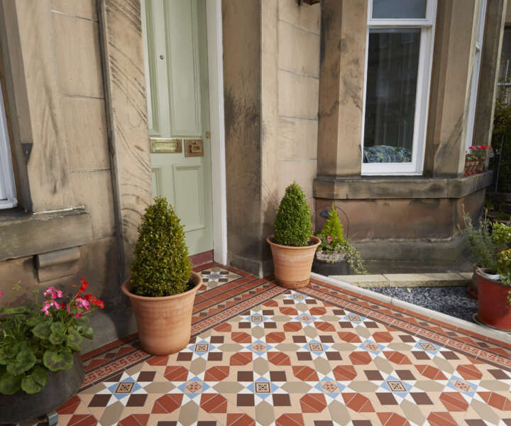 Original Style_VFT_Bespoke Red, Buff, Pugin Blue, White, Old London_location_1
