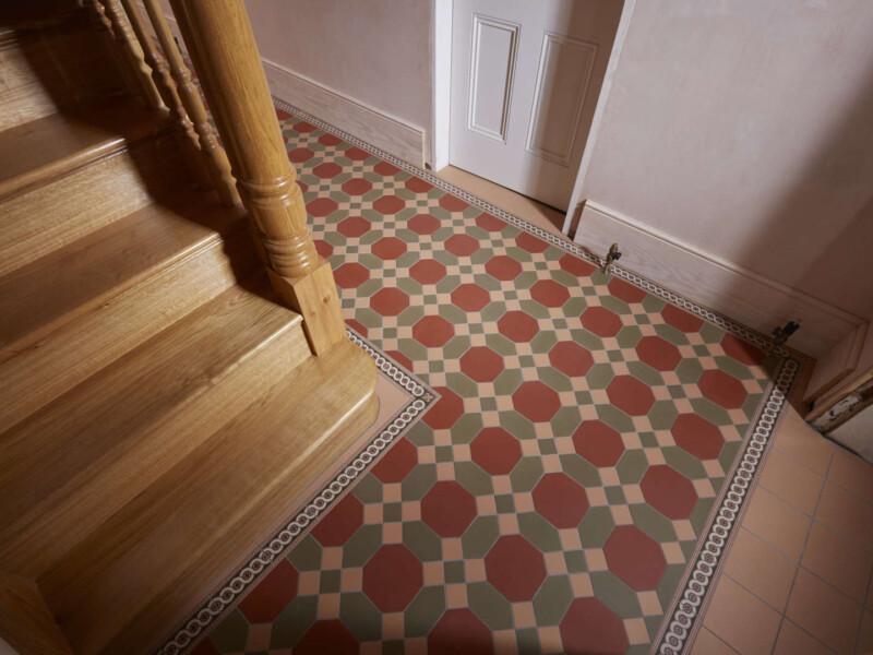 Original Style_VFT_Warwick Red, Green & Buff with Telford Border_location