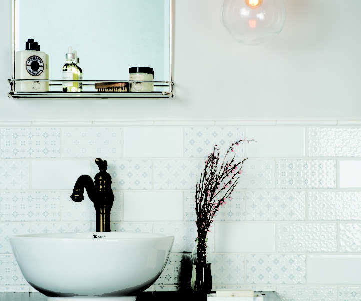 Original Style_Winchester_Artisan_Mixed White and Plain Half-tile Bathroom Set